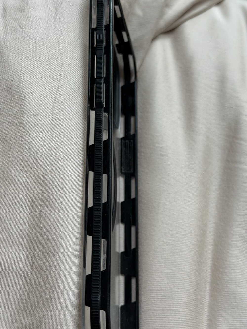 Dbrand Ghost case 2.0 - Picture 3 of 4